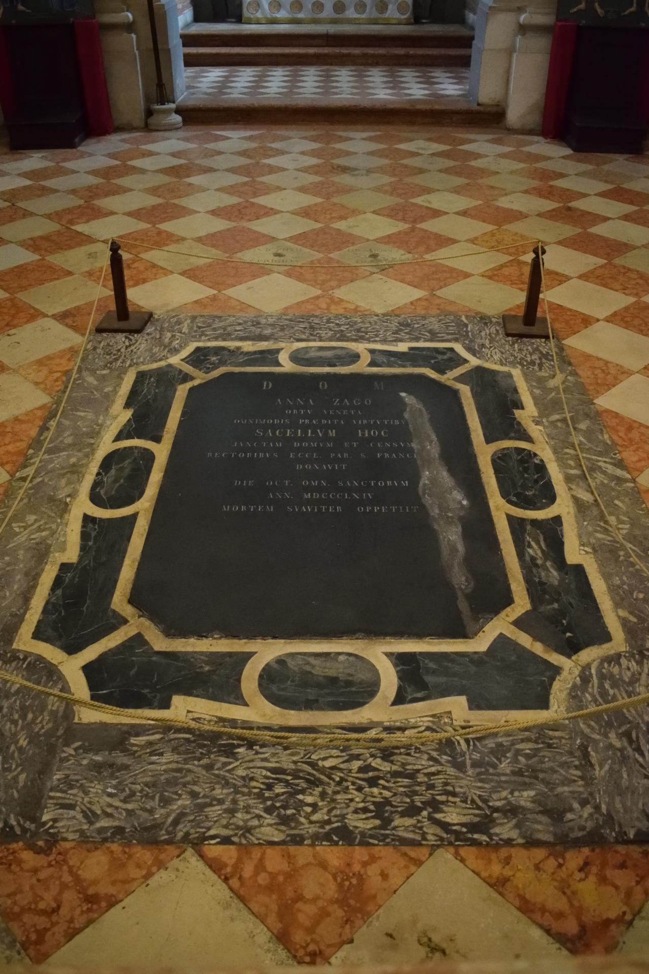 Oratorio di Santa Margherita - Padova - Pavimento - Tomba di Anna Zago